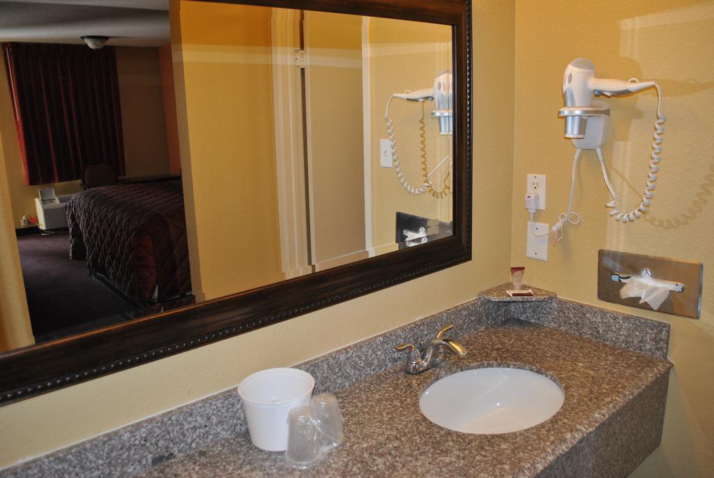 Executive Inn Brookshire Habitación foto